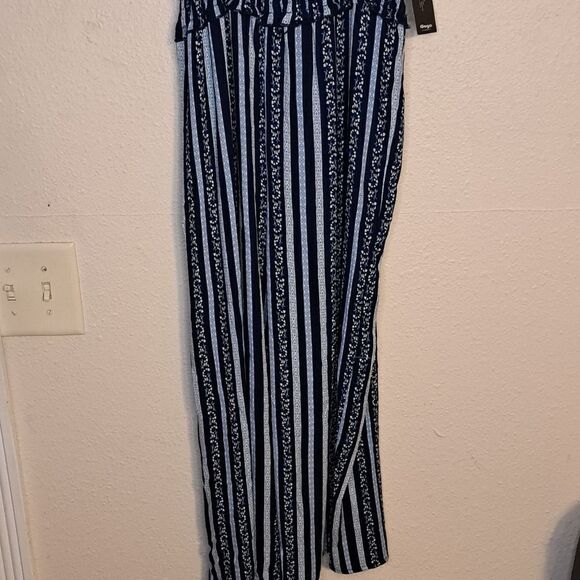 Hint of Blush romper size medium - Picture 2 of 5